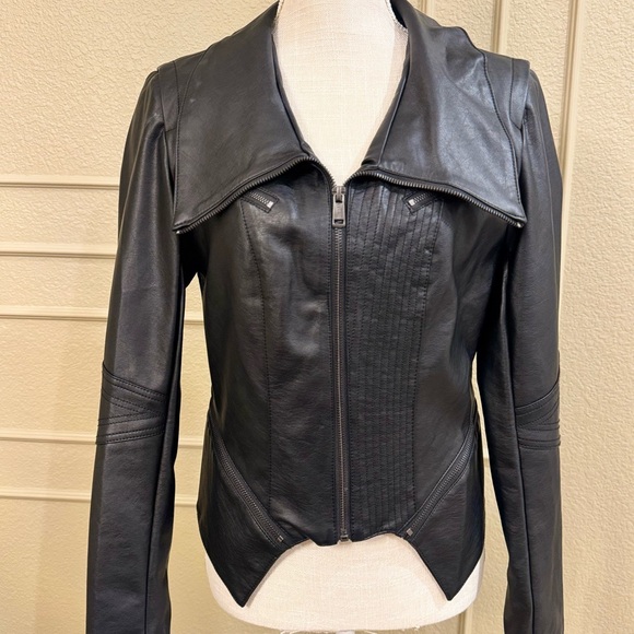 Guess Jackets & Blazers - GUESS LOS ANGELS Women’s Black Faux Leather Jacket. Size M